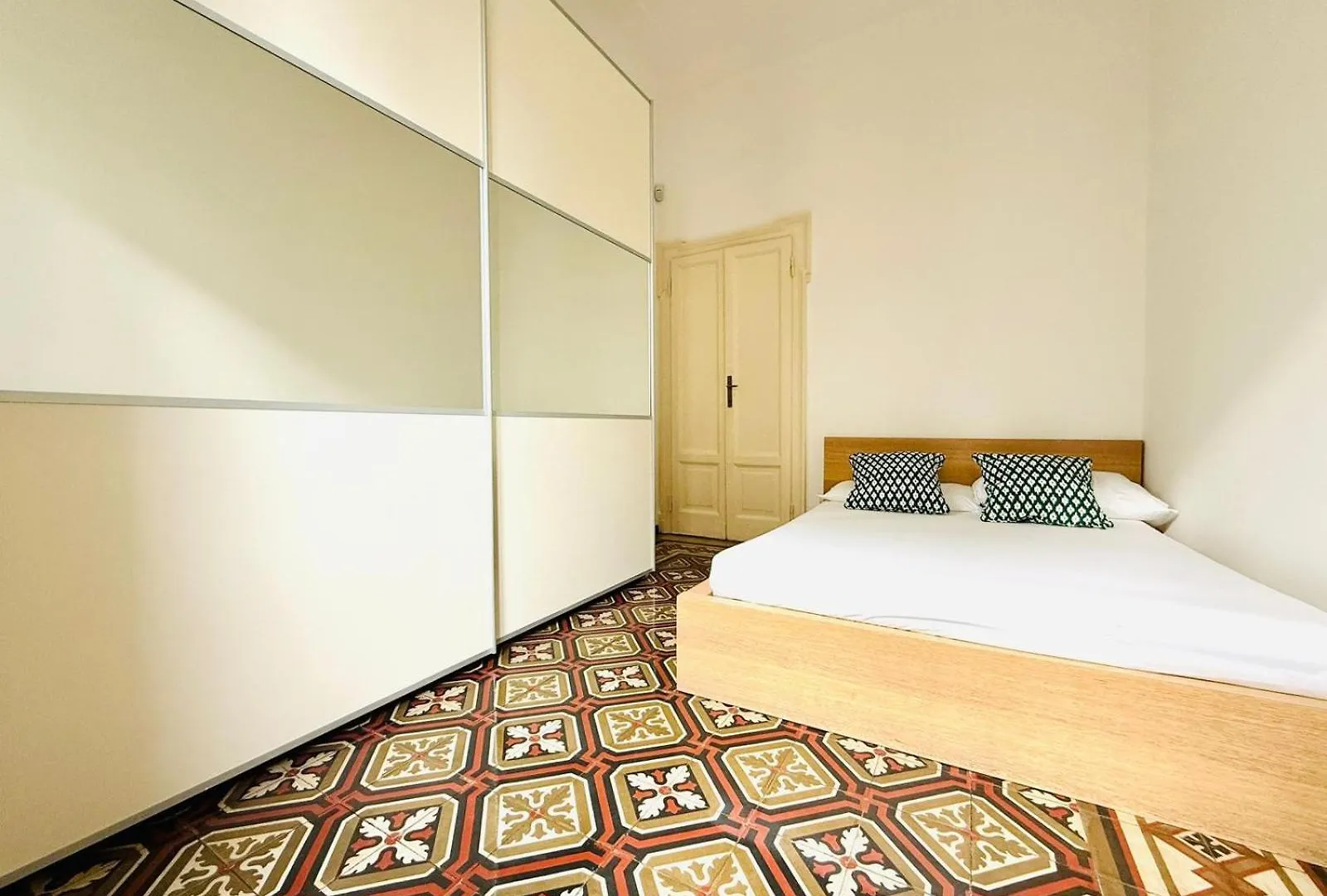 Comecasa 3 Bedrooms Apartment Near Bocconi Mailand